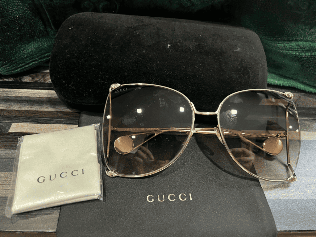 How to tell if my outlet gucci glasses are real